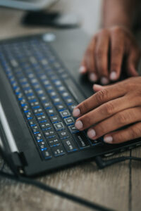 Person on Computer fix his SEO